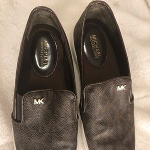 Micheal Kors snickers size 7 M